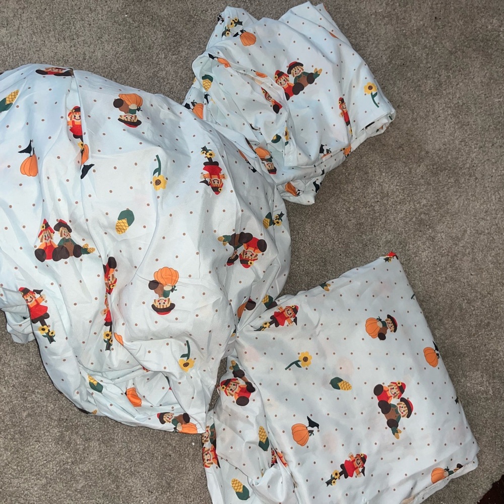 Kids bedroom items, details in description